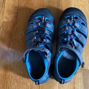 Keens Mens size 7